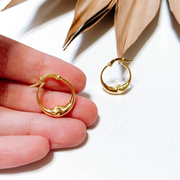 Gold moon hoop earrings A173 - Picture 3 of 3